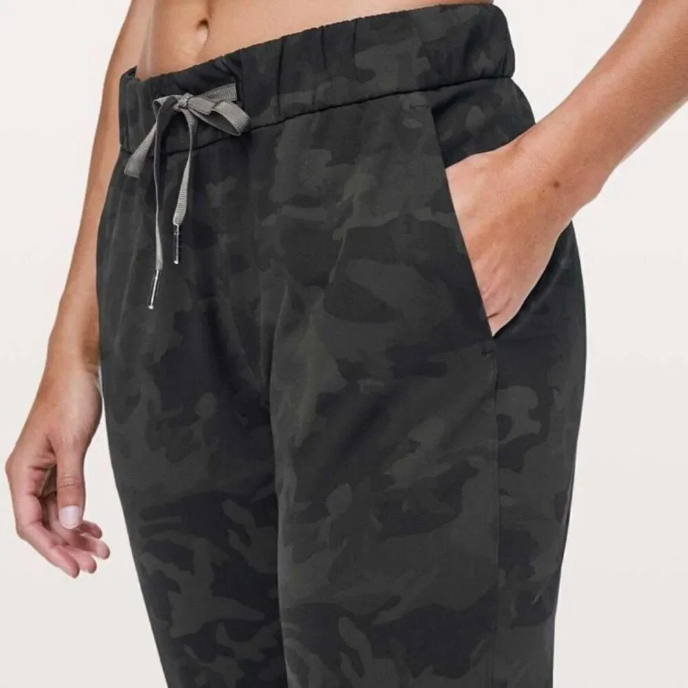 Lululemon On The Fly Pants Charcoal Camo Size 2